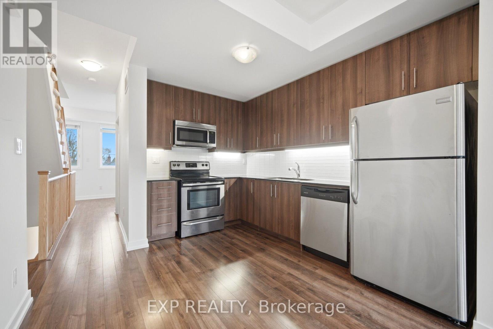 66 - 60 Winston Park Boulevard Property Photo 8