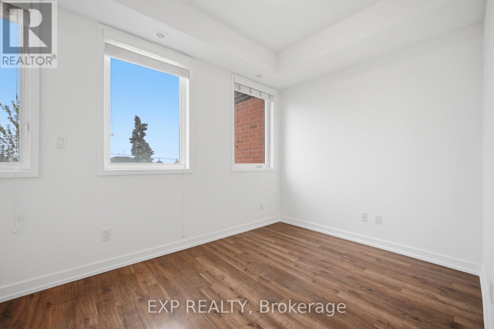 66 - 60 Winston Park Boulevard Property Photo 14