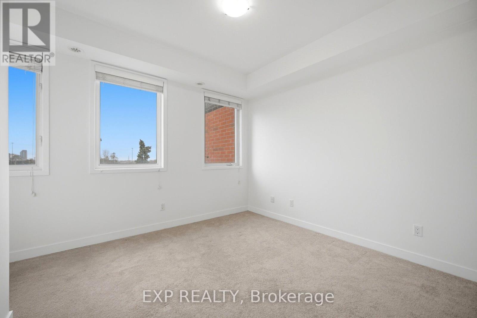 66 - 60 Winston Park Boulevard Property Photo 20