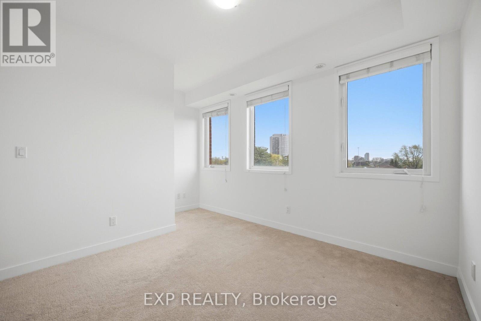 66 - 60 Winston Park Boulevard Property Photo 21
