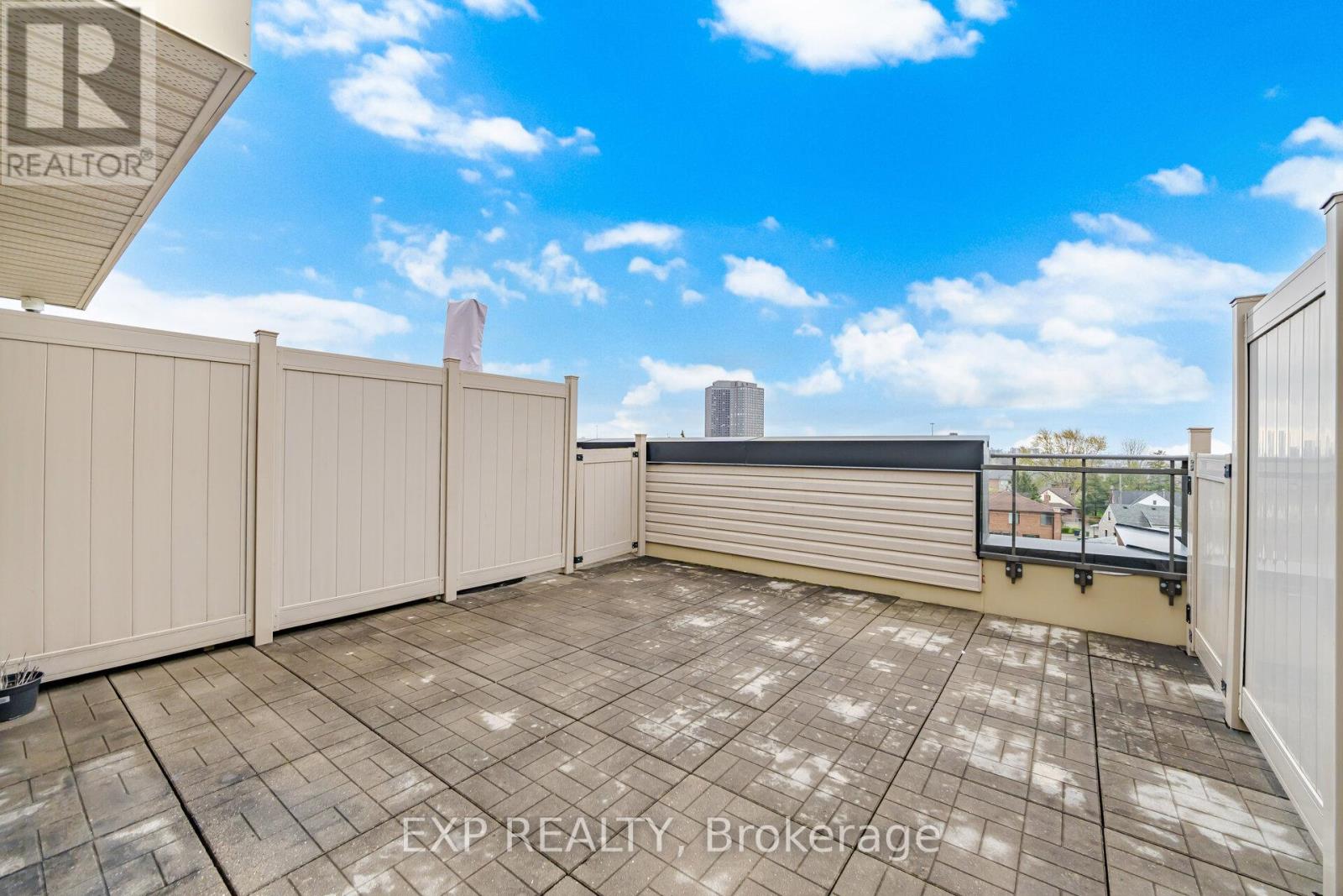 66 - 60 Winston Park Boulevard Property Photo 30