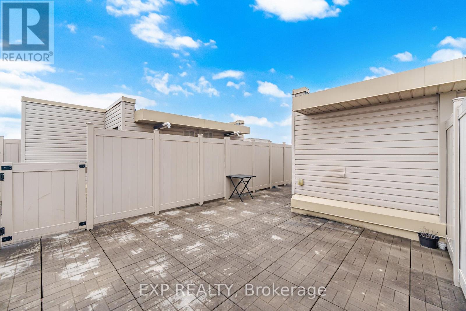 66 - 60 Winston Park Boulevard Property Photo 33