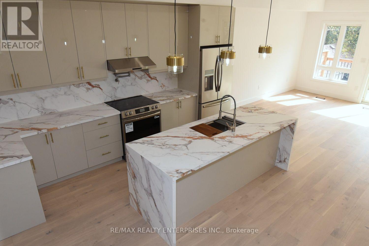 19 Simpson Avenue Property Photo 11