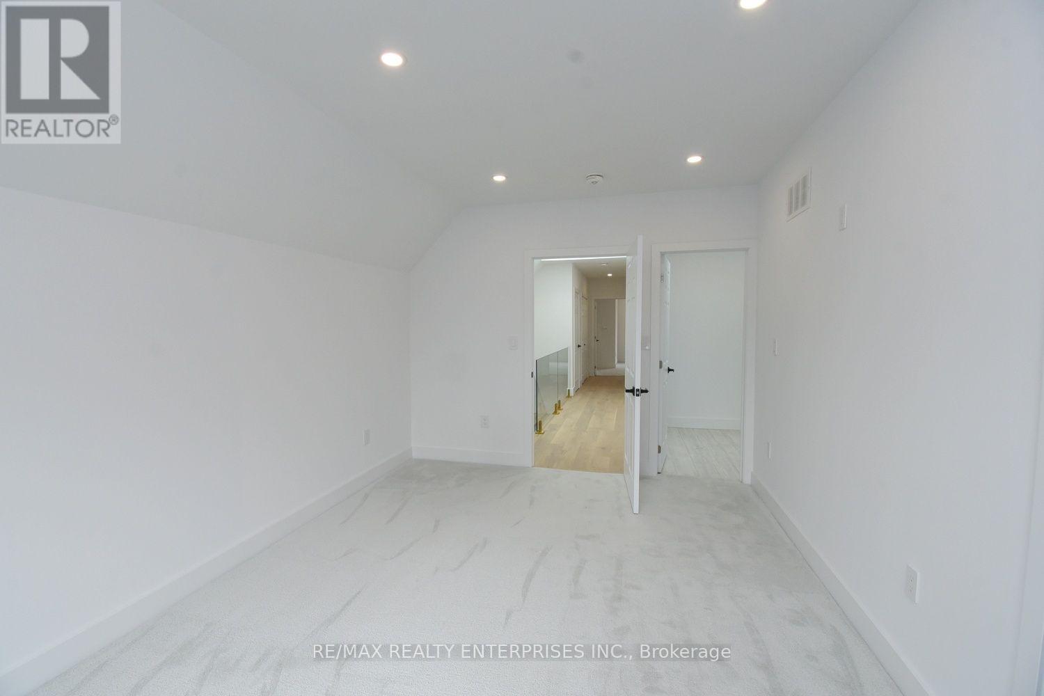 19 Simpson Avenue Property Photo 18