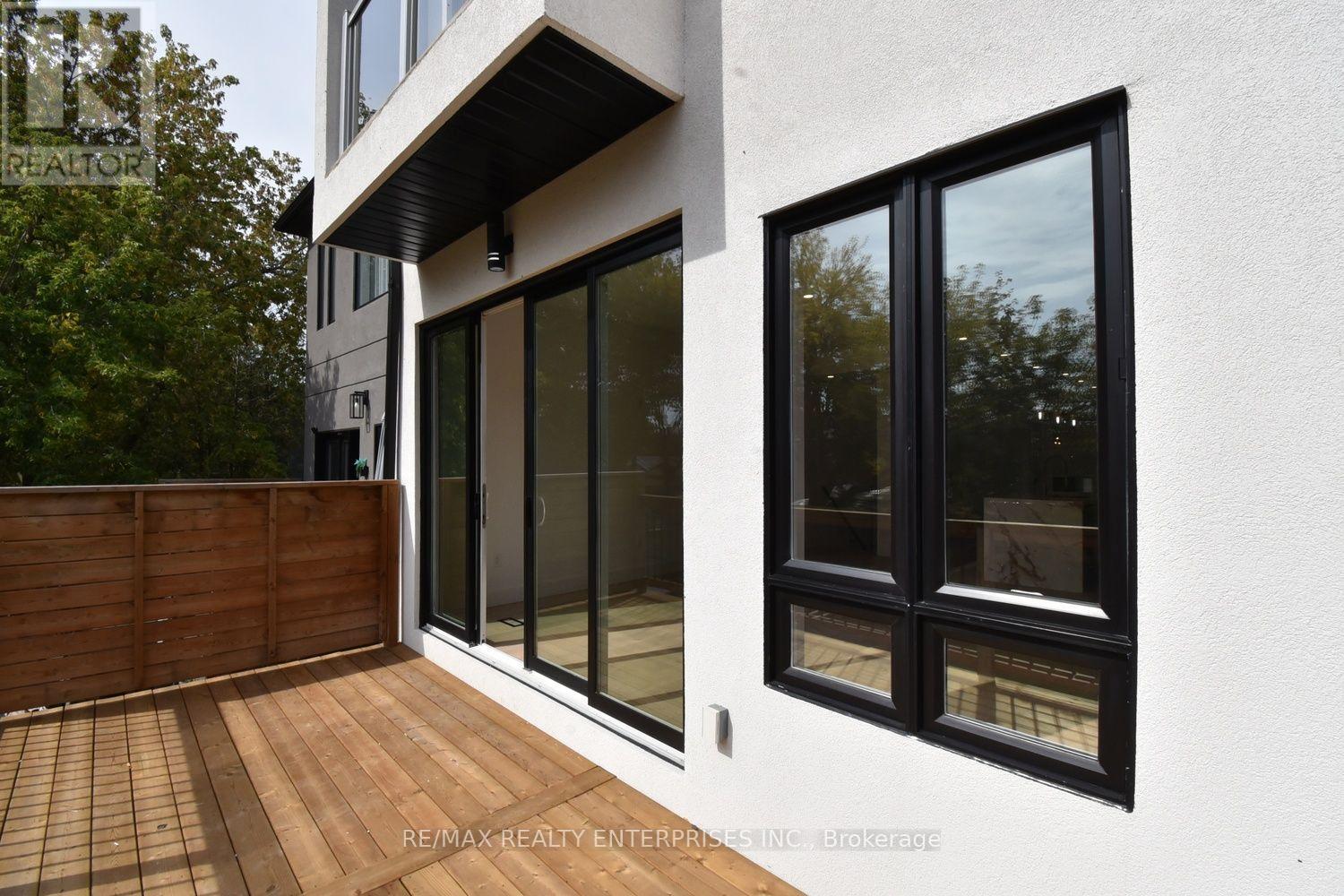 19 Simpson Avenue Property Photo 32
