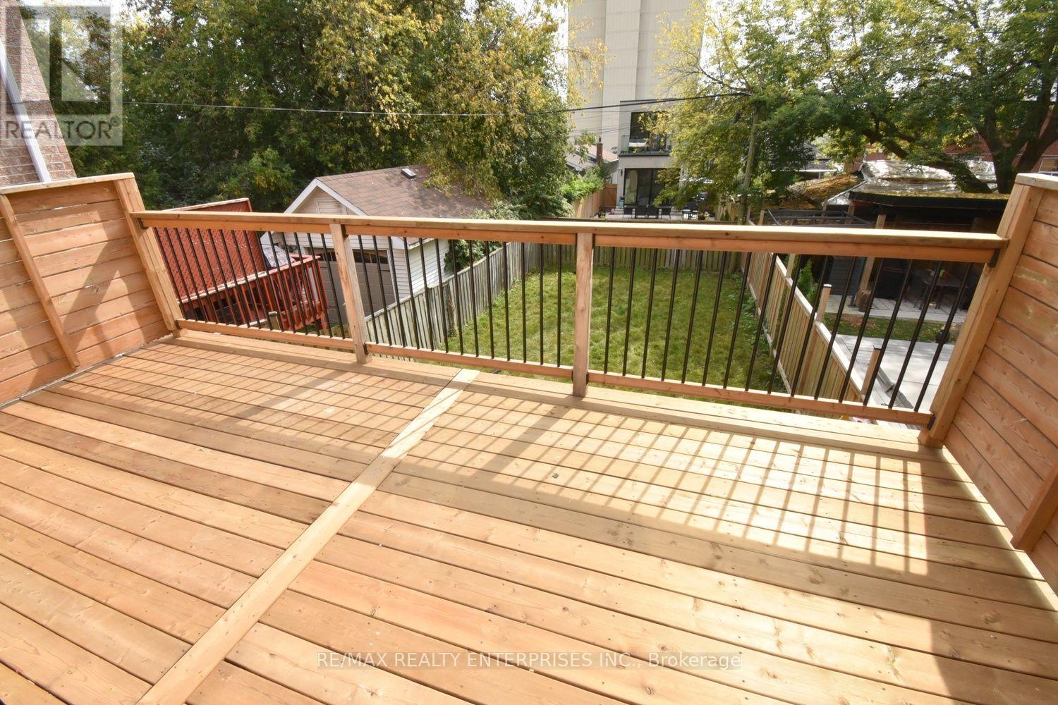 19 Simpson Avenue Property Photo 36