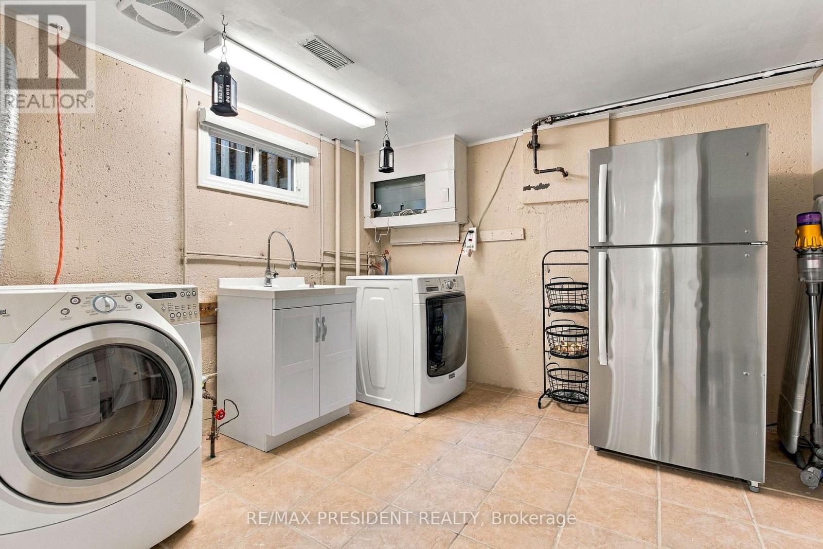 31 Core Crescent Property Photo 34