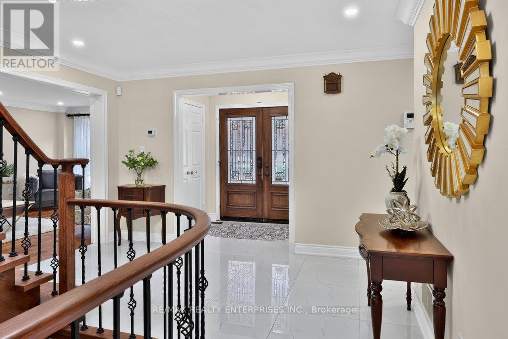 1634 Tipperary Court Property Photo 3