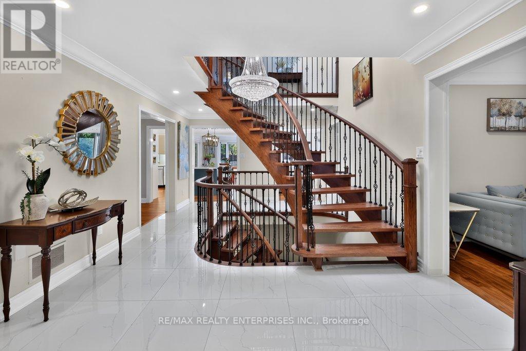 1634 Tipperary Court Property Photo 4