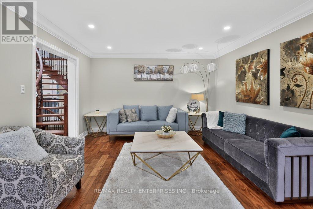 1634 Tipperary Court Property Photo 6