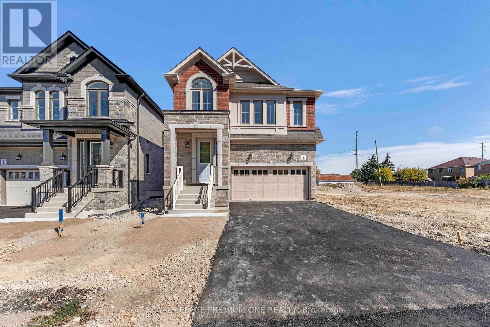 8 Jack Kenny Court Property Photo 2