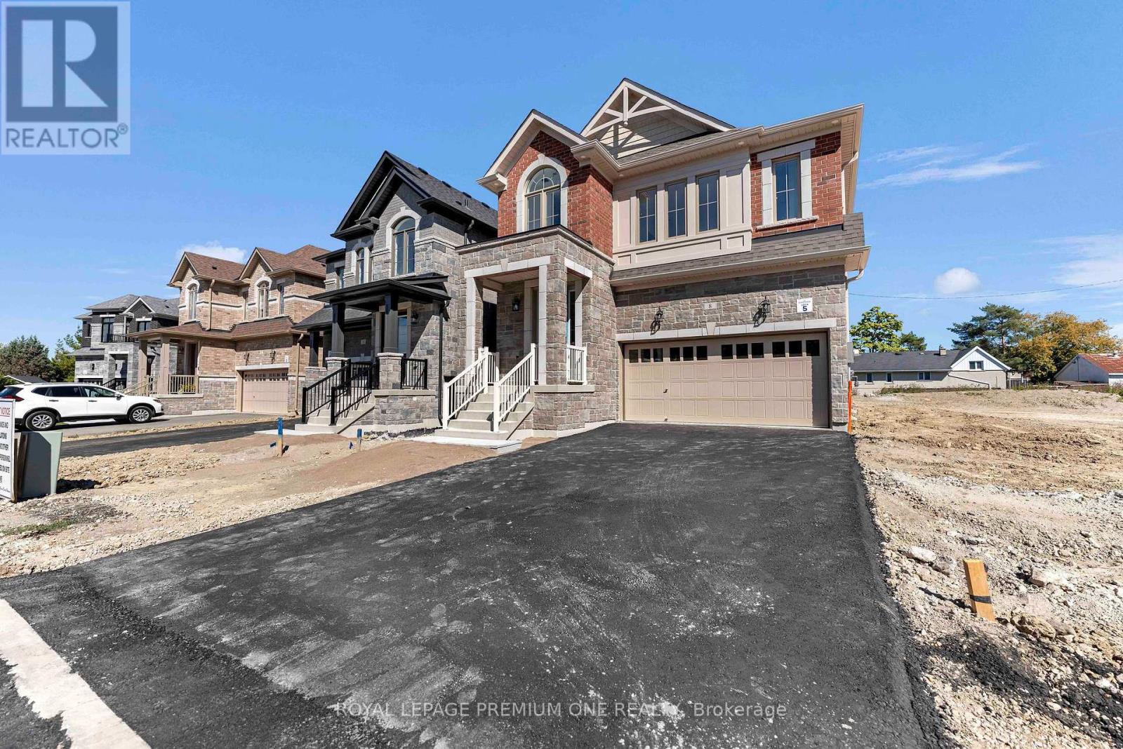 8 Jack Kenny Court Property Photo 3