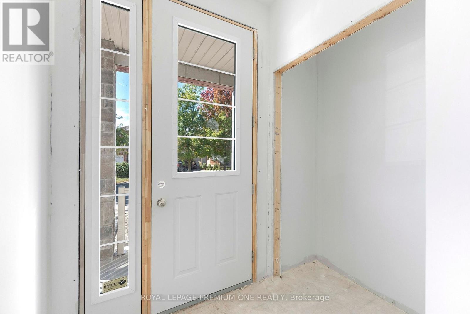 8 Jack Kenny Court Property Photo 5