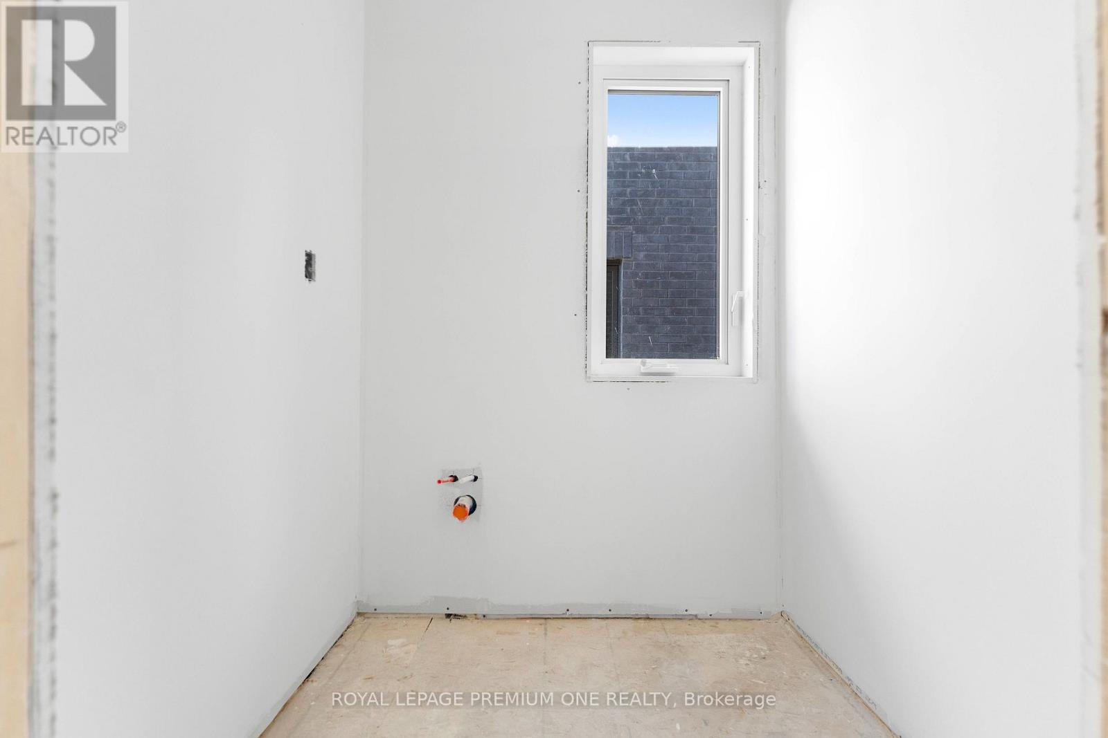 8 Jack Kenny Court Property Photo 7