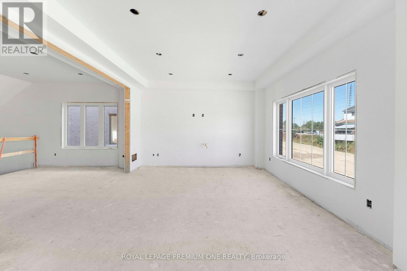 8 Jack Kenny Court Property Photo 17
