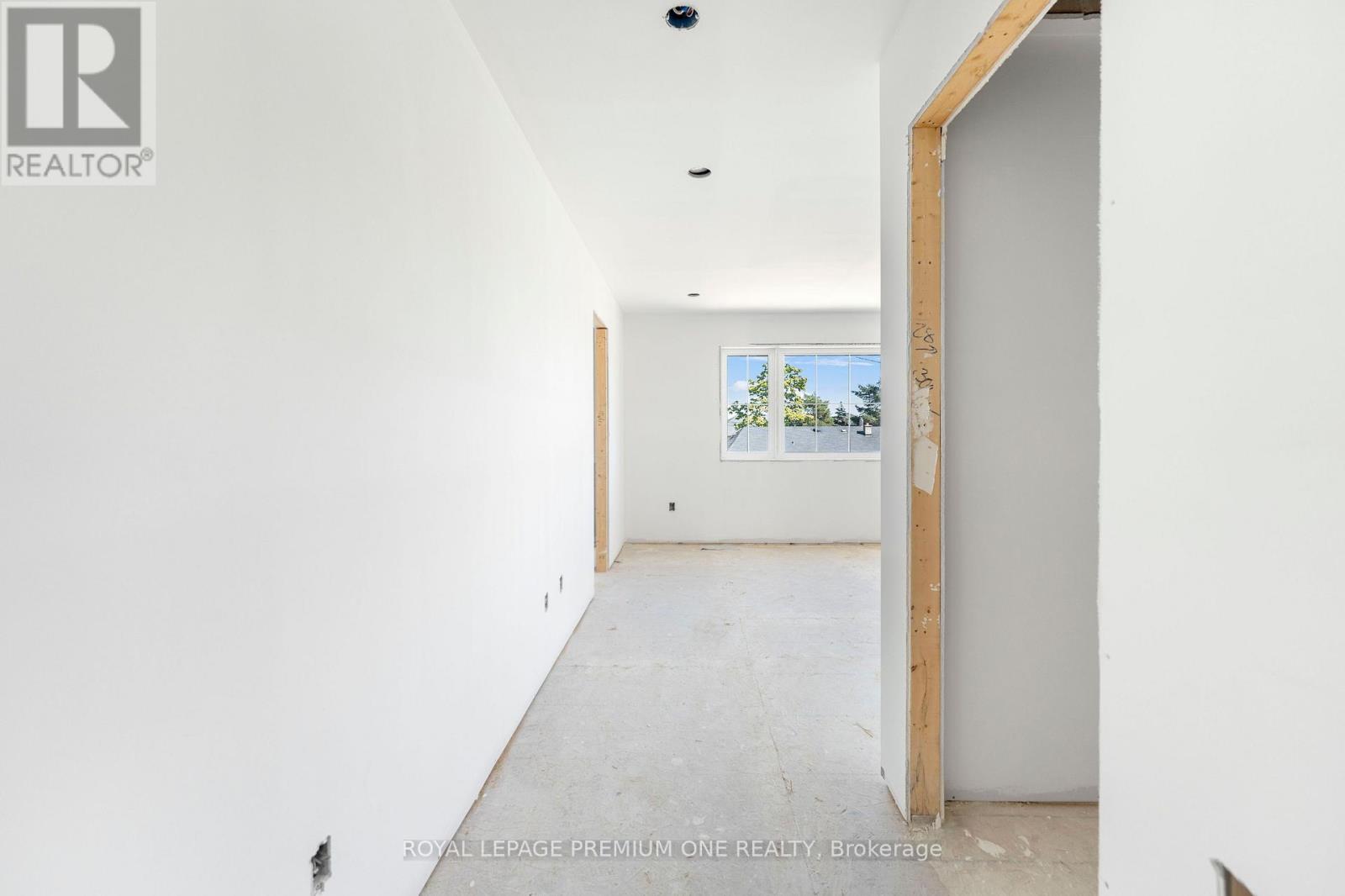 8 Jack Kenny Court Property Photo 20