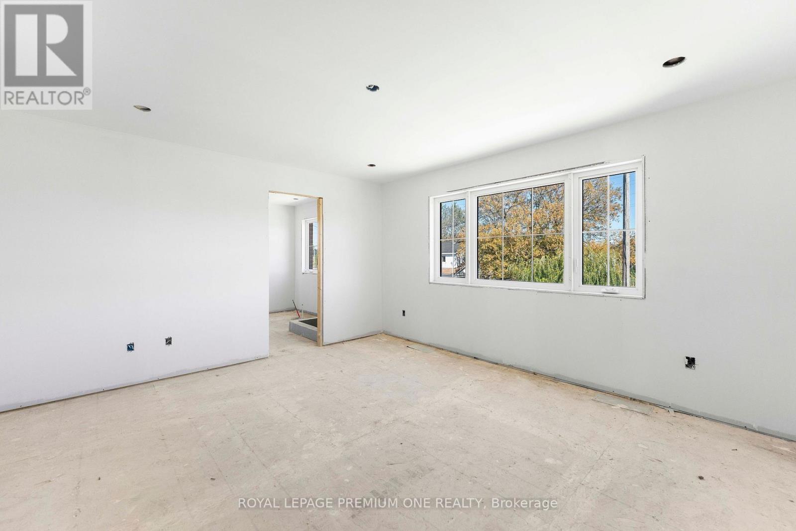 8 Jack Kenny Court Property Photo 23