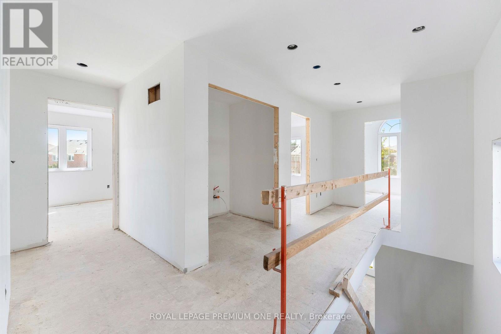 8 Jack Kenny Court Property Photo 28