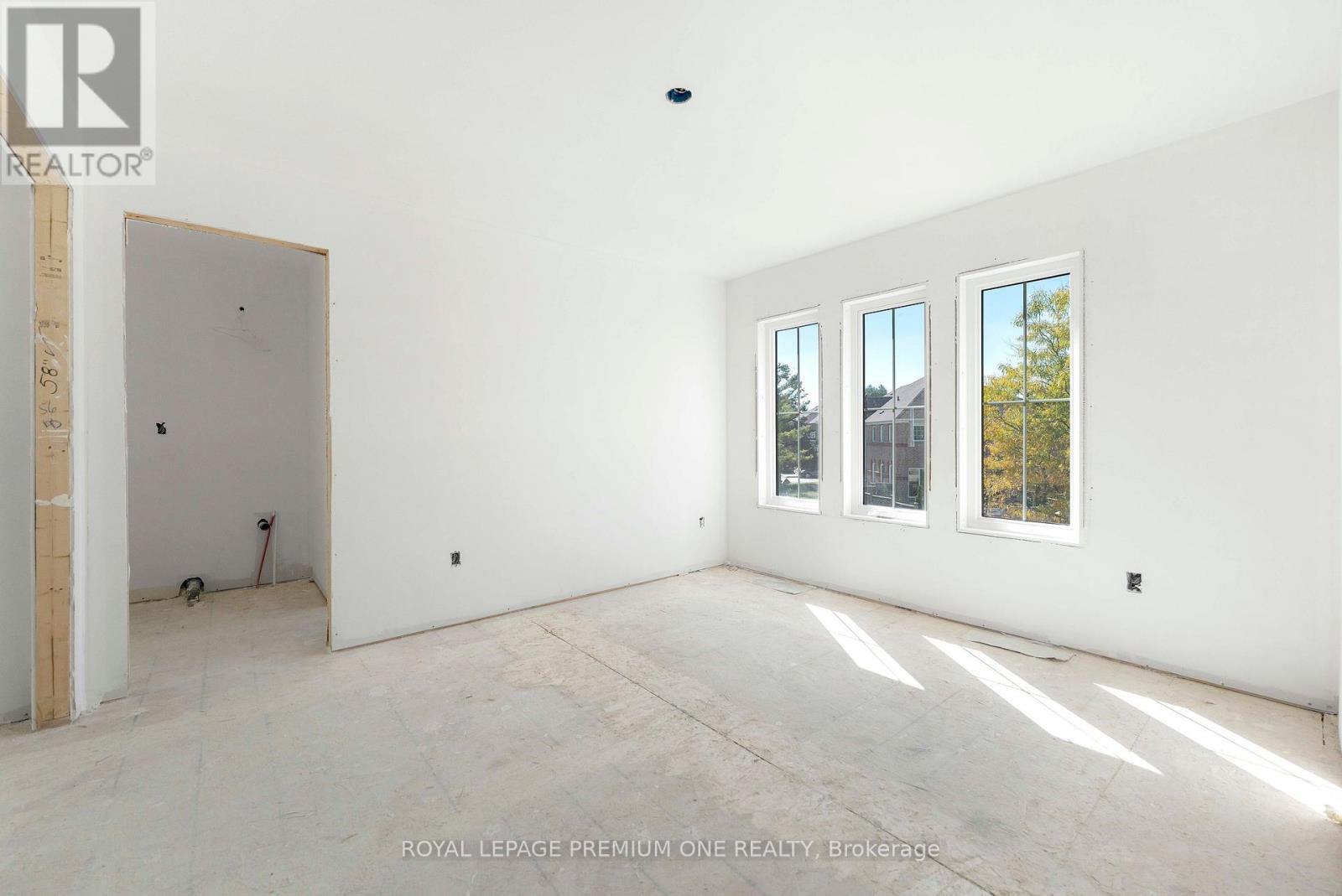8 Jack Kenny Court Property Photo 38