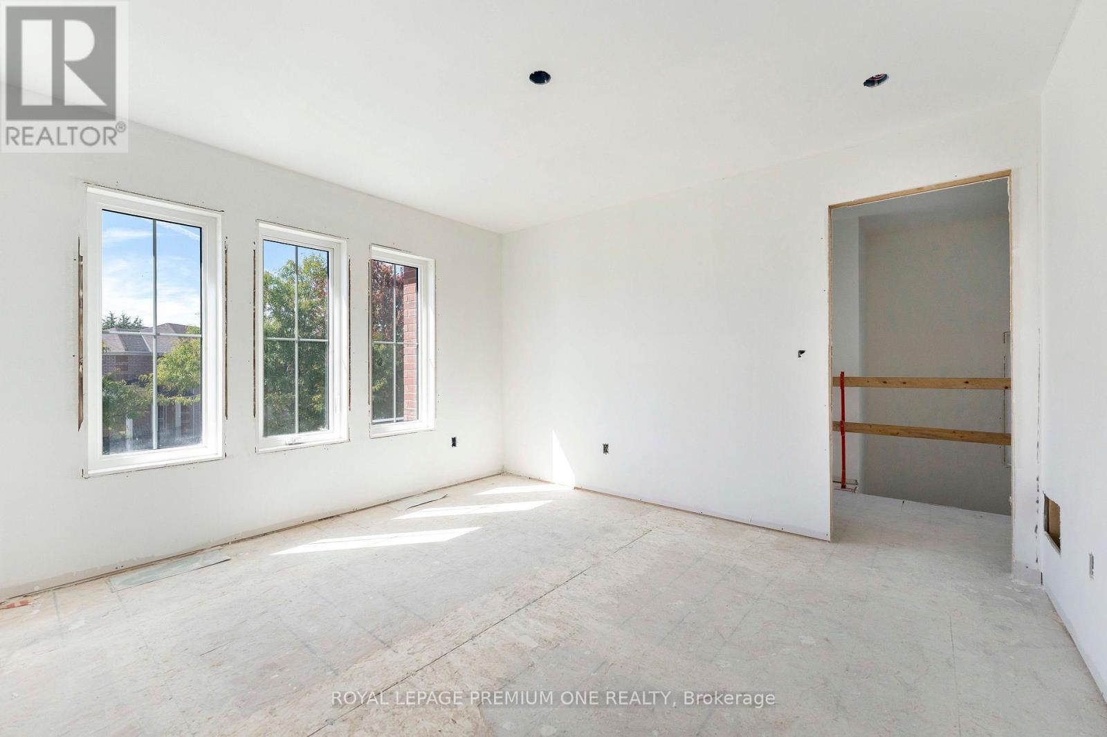 8 Jack Kenny Court Property Photo 39