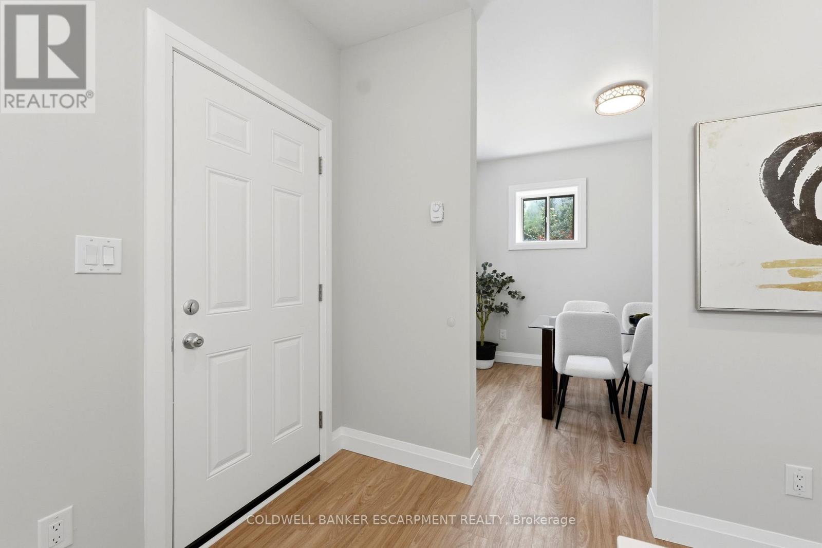 76 Main Street N Property Photo 15
