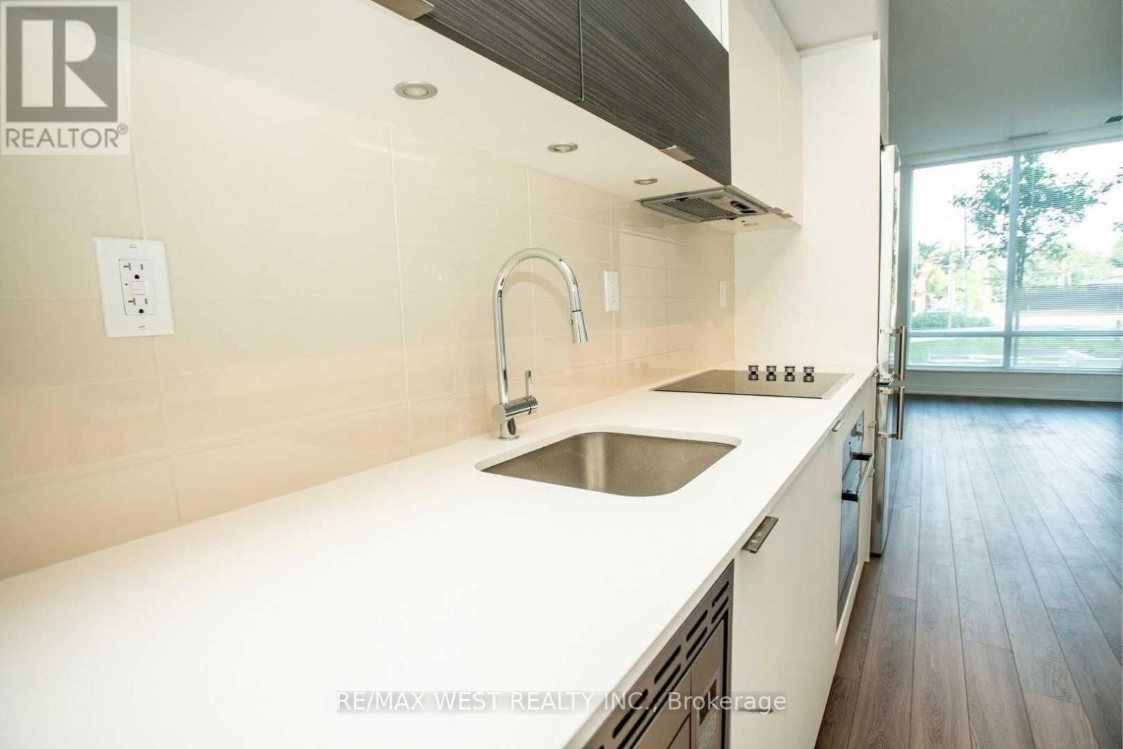 103 - 20 Thomas Riley Road Property Photo 8