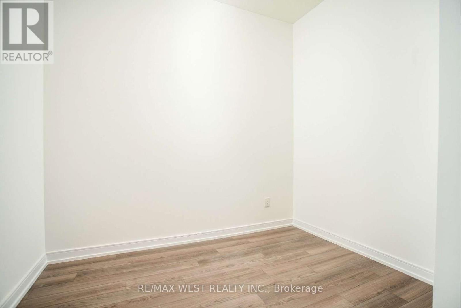 103 - 20 Thomas Riley Road Property Photo 12
