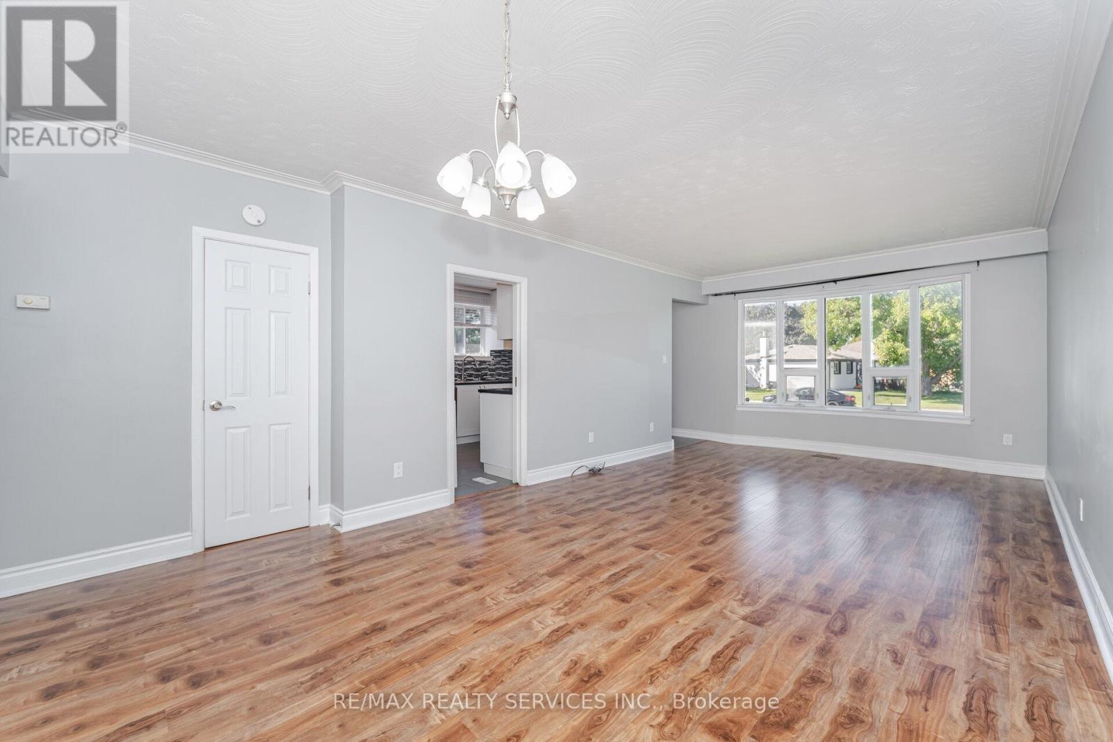 61 Avondale Boulevard Property Photo 10