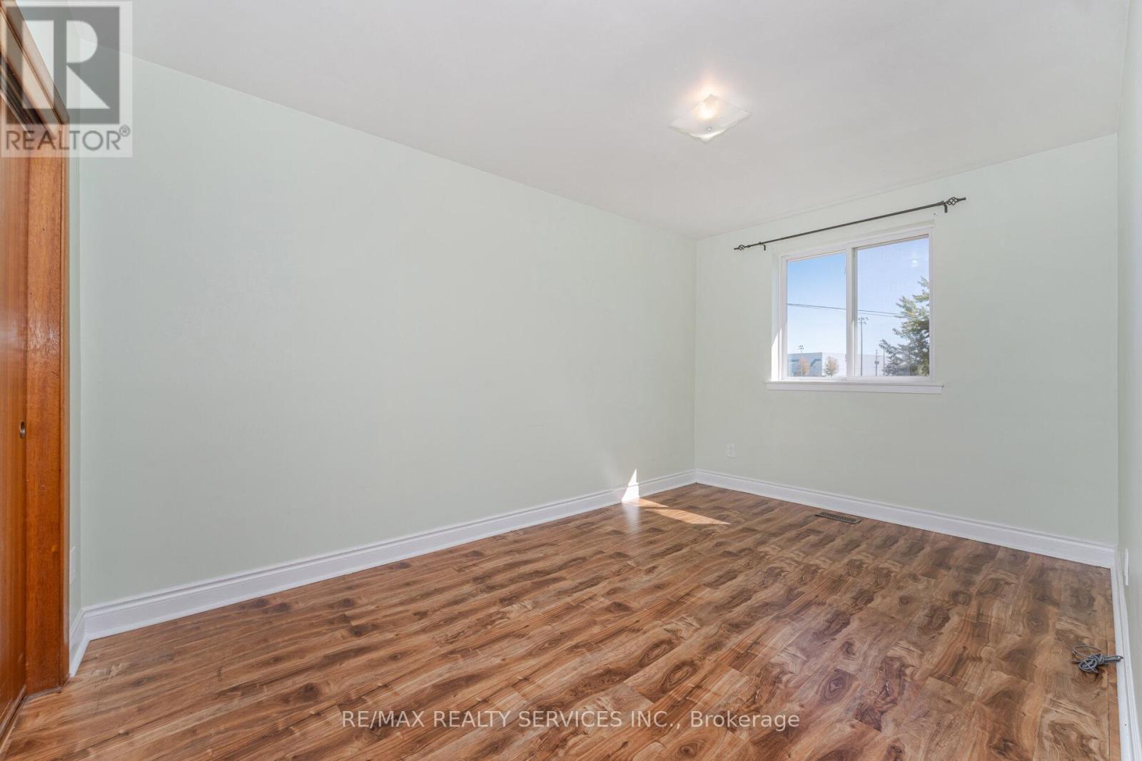 61 Avondale Boulevard Property Photo 15