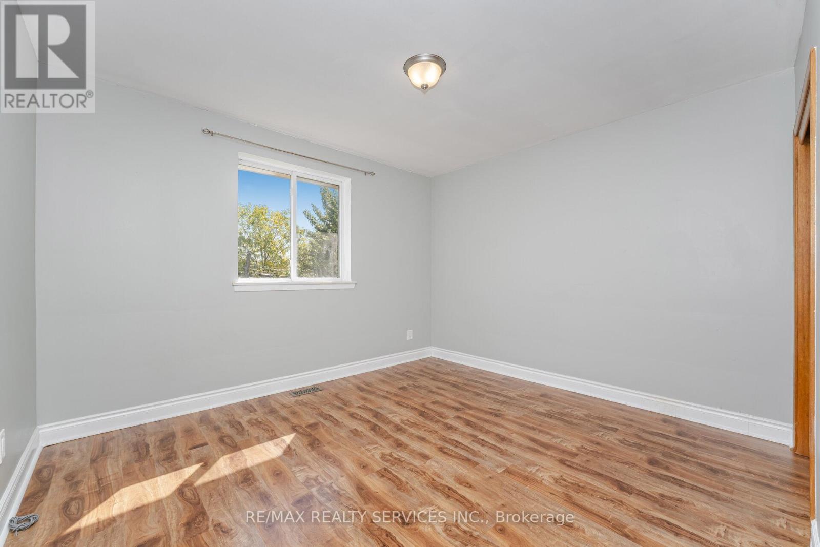 61 Avondale Boulevard Property Photo 17