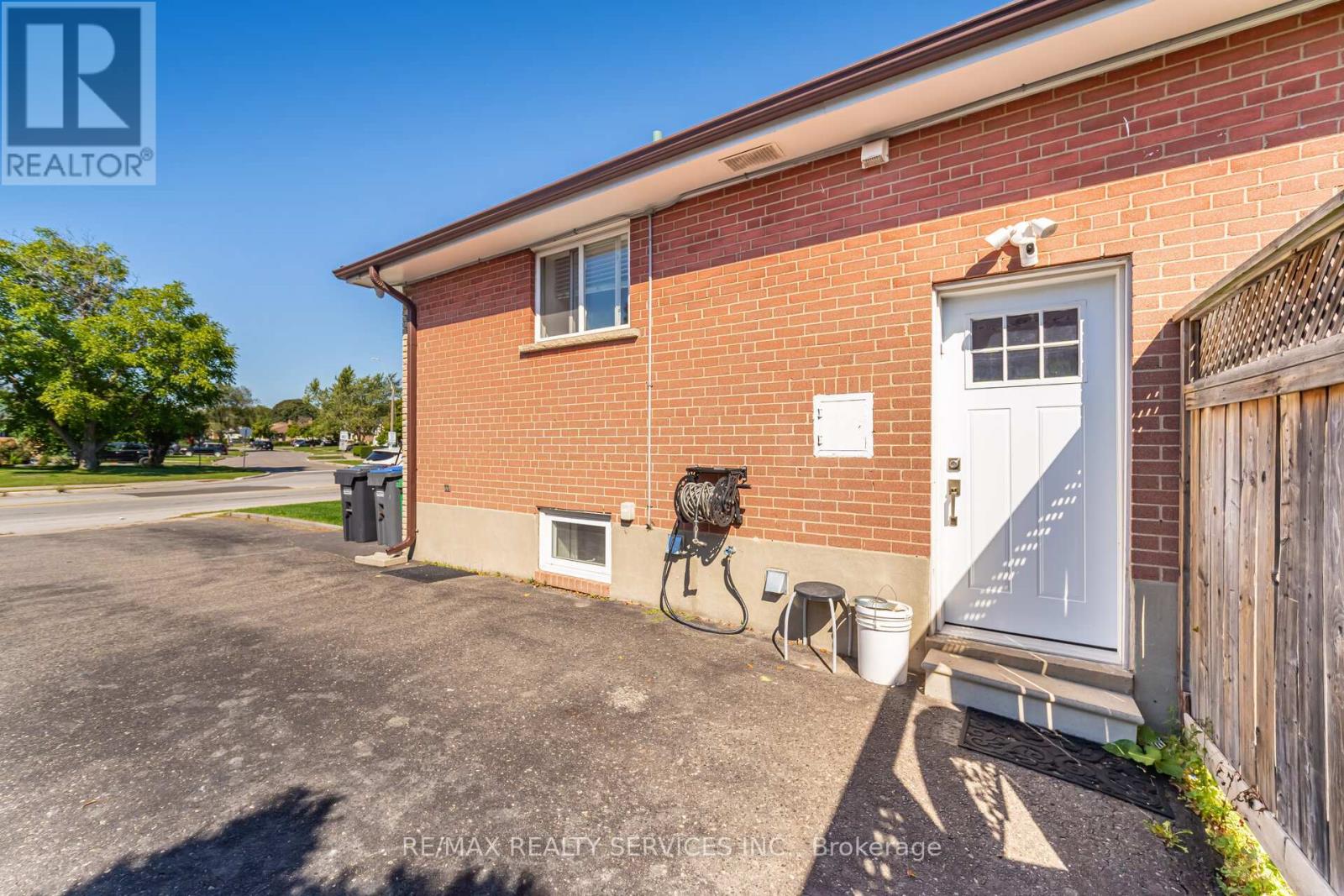61 Avondale Boulevard Property Photo 24