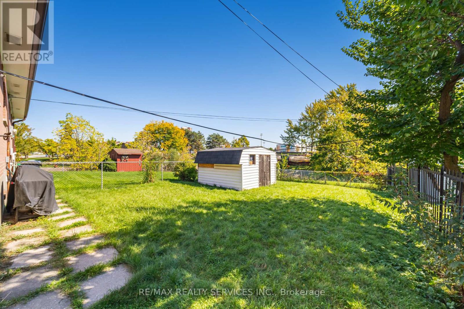 61 Avondale Boulevard Property Photo 26