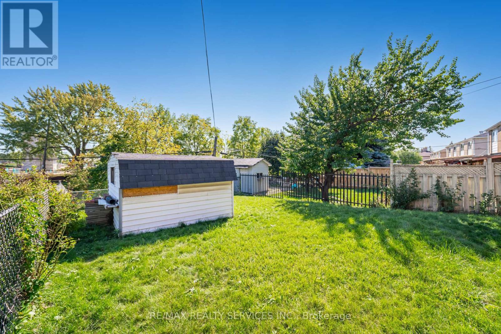 61 Avondale Boulevard Property Photo 27