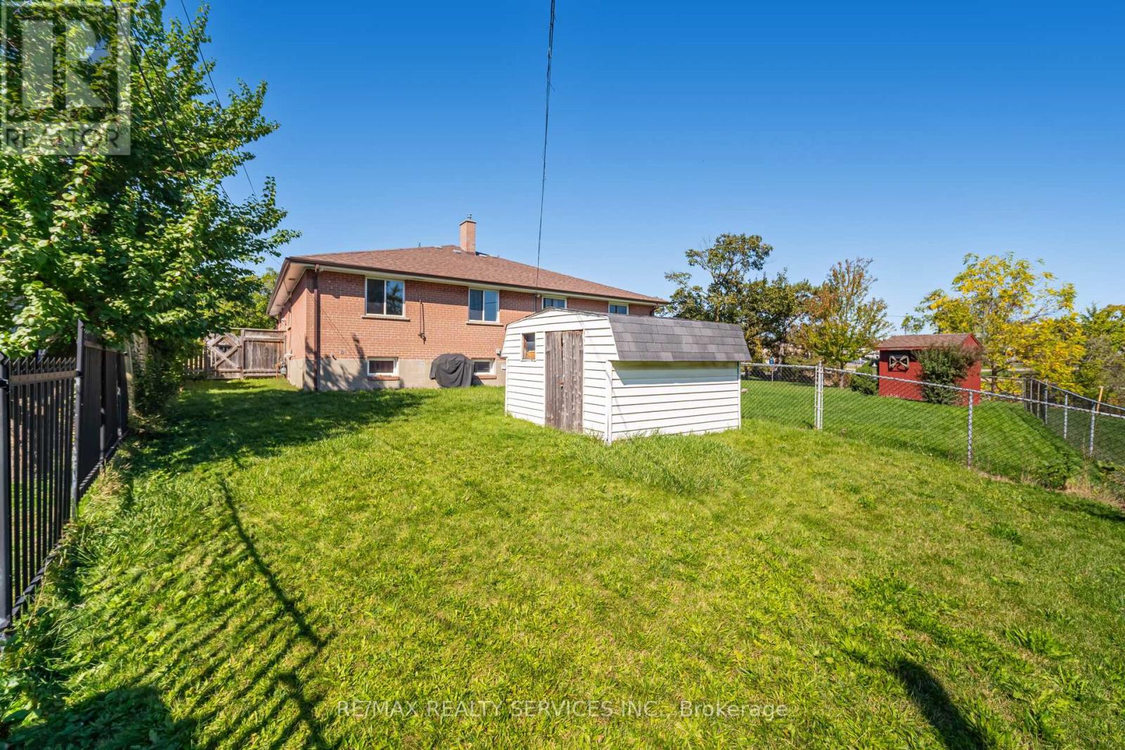 61 Avondale Boulevard Property Photo 28