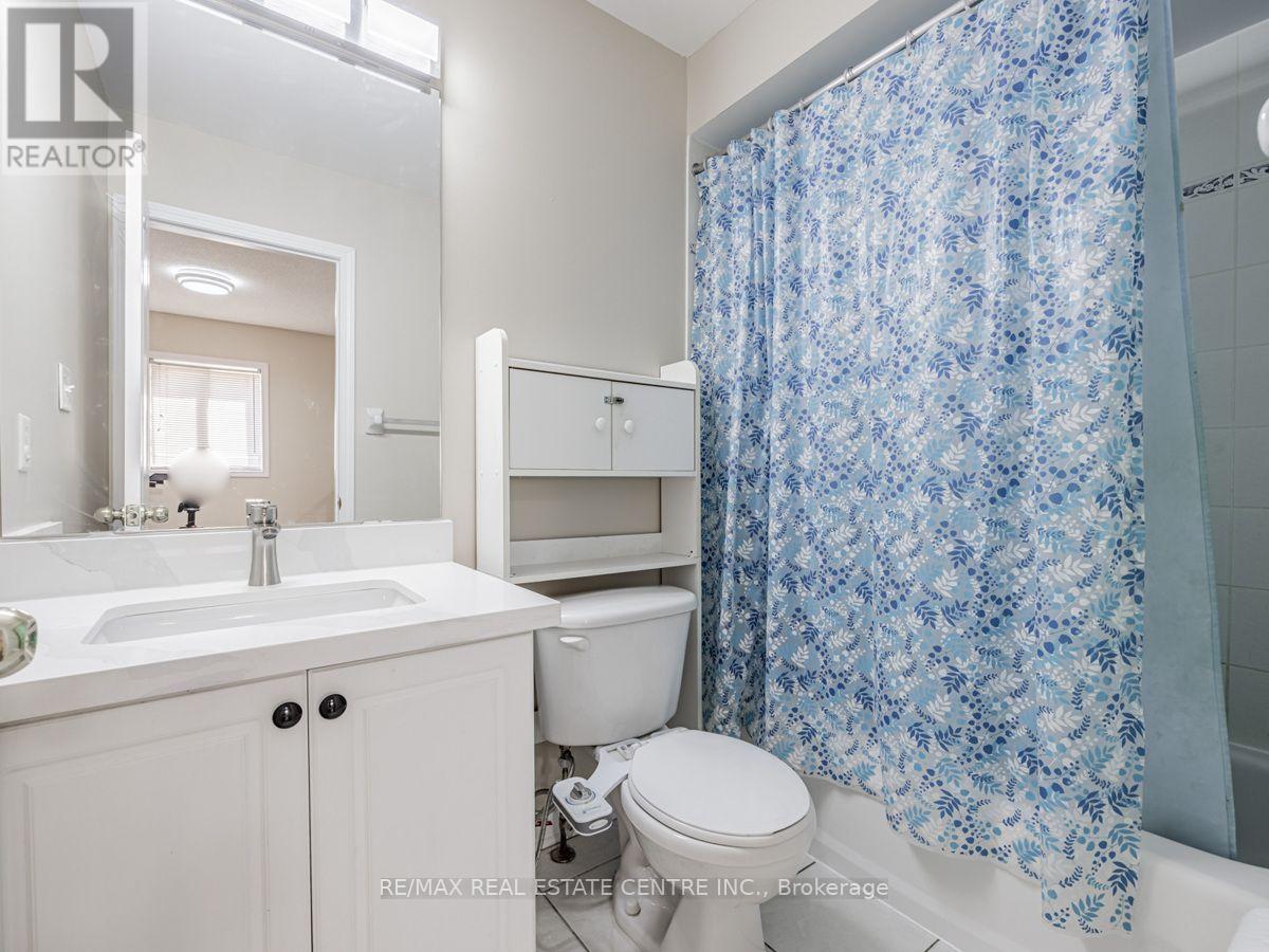 Upper - 140 Cadillac Crescent Property Photo 22