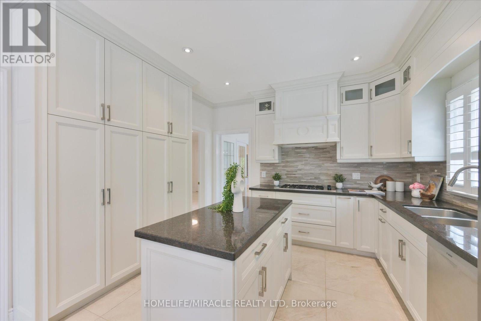 2479 Rathlin Court Property Photo 12