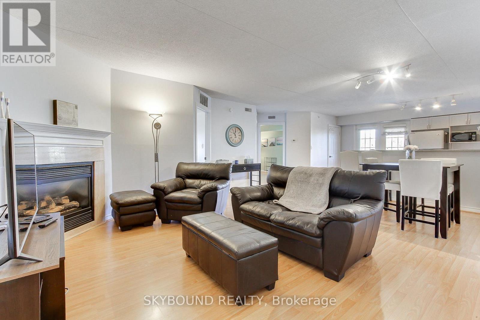 302 - 4003 Kilmer Drive Property Photo 7
