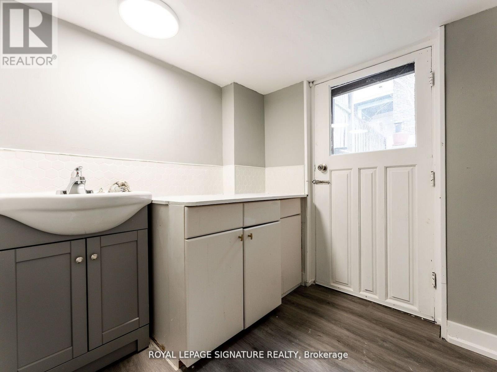 1070 Shaw Street Property Photo 14