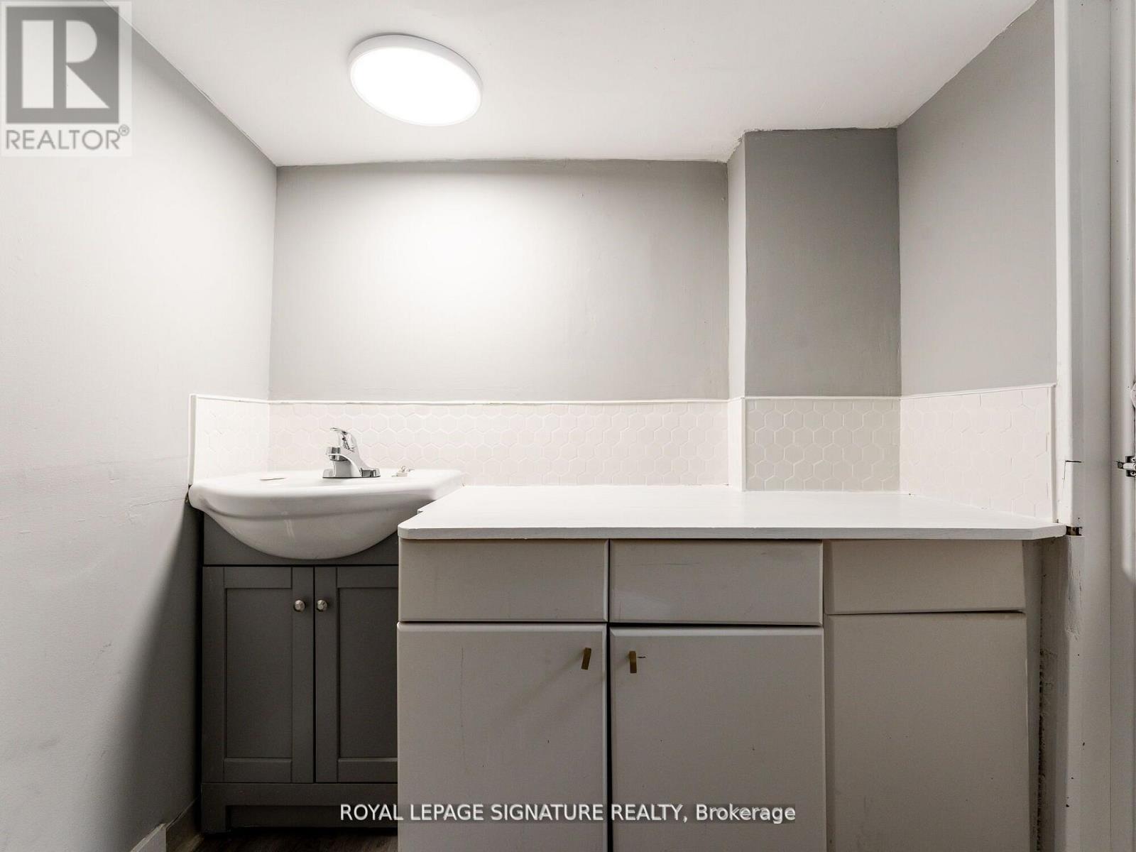 1070 Shaw Street Property Photo 15