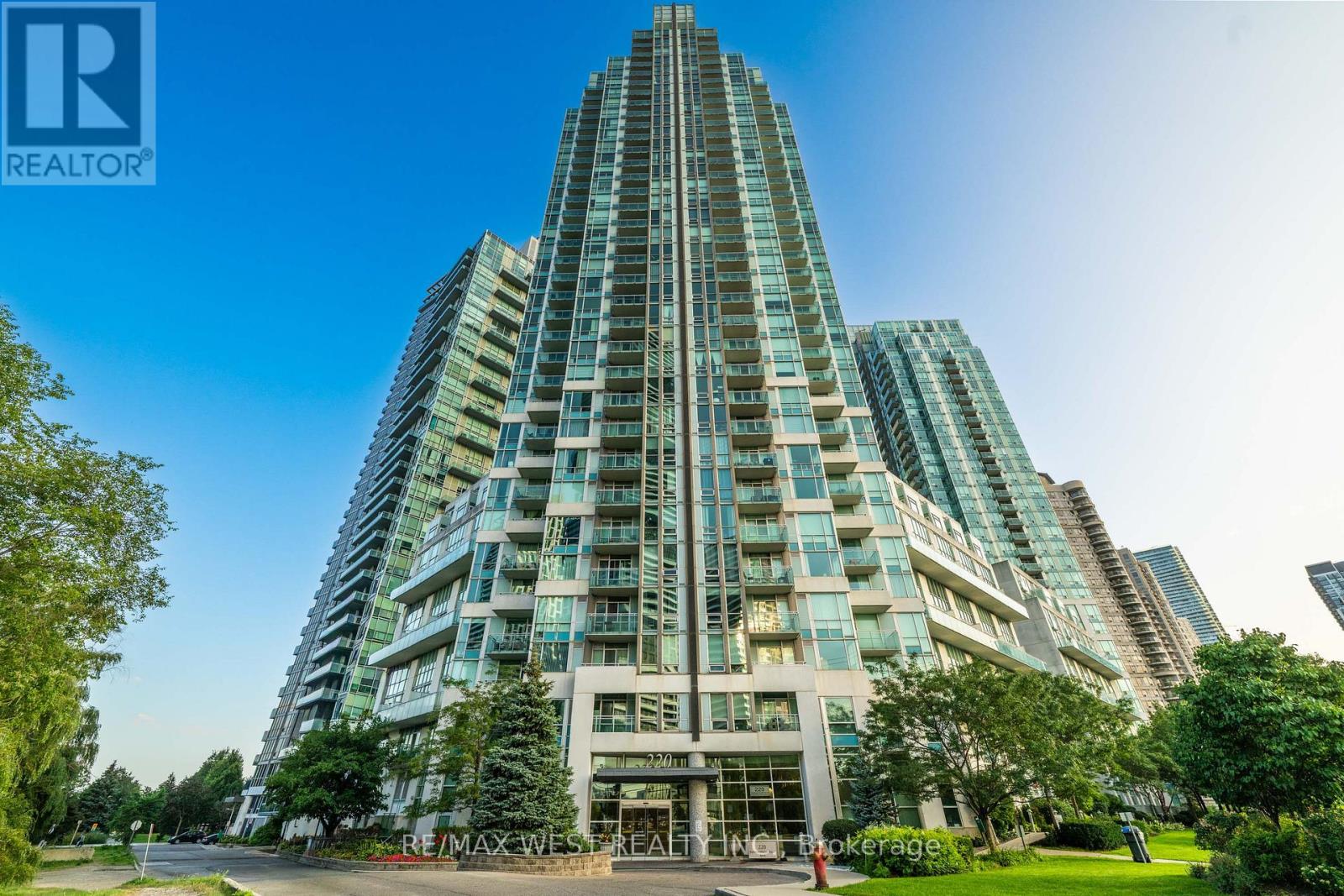 1710 - 220 Burnhamthorpe Road W Property Photo 1