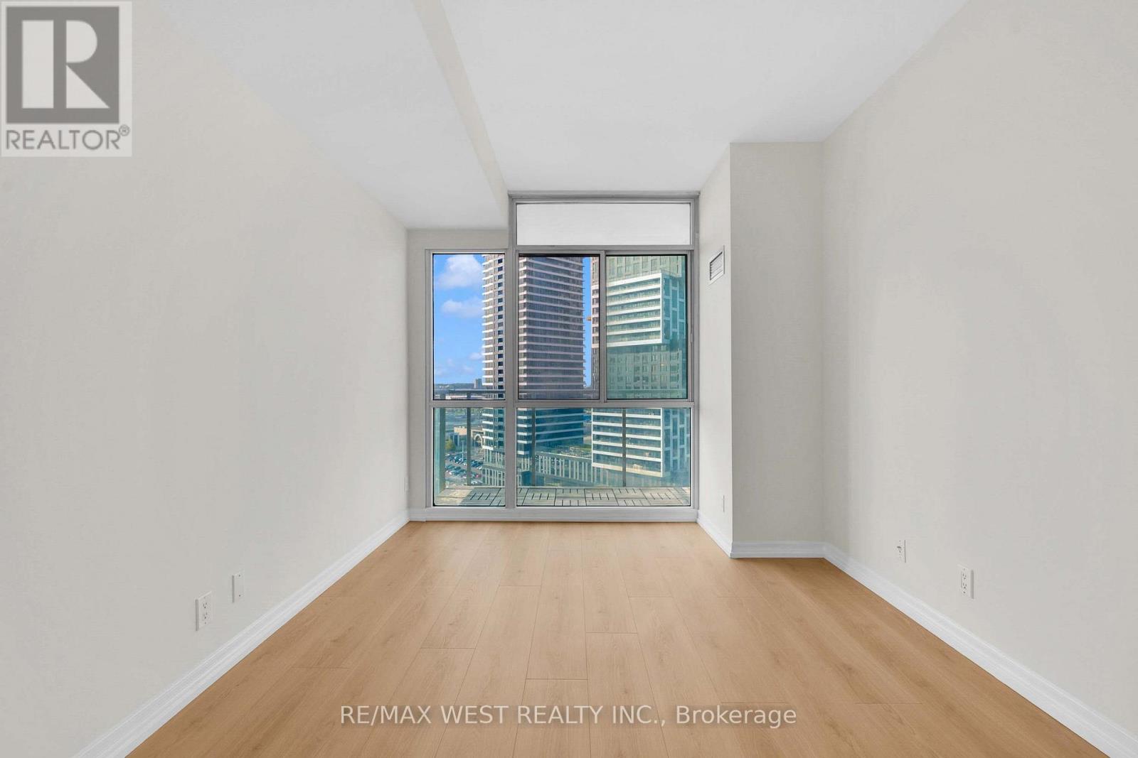1710 - 220 Burnhamthorpe Road W Property Photo 10