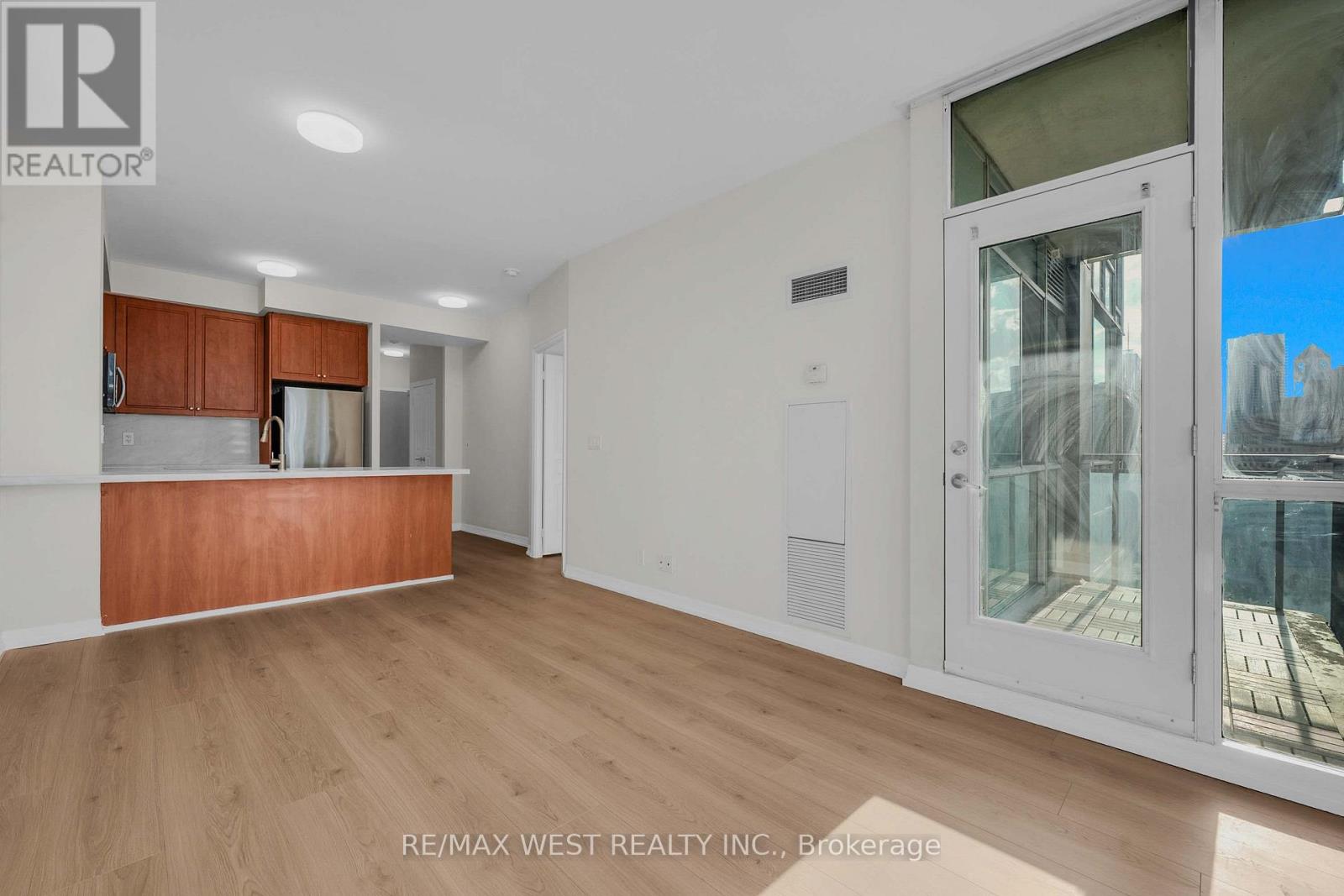 1710 - 220 Burnhamthorpe Road W Property Photo 16