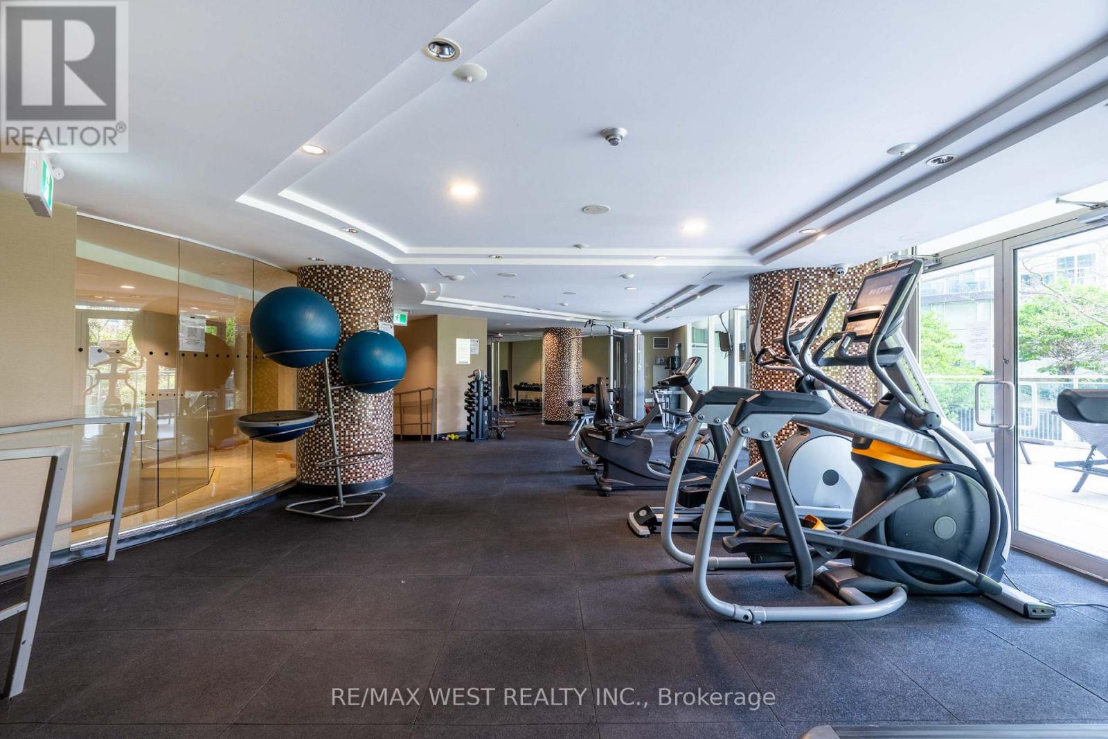 1710 - 220 Burnhamthorpe Road W Property Photo 27