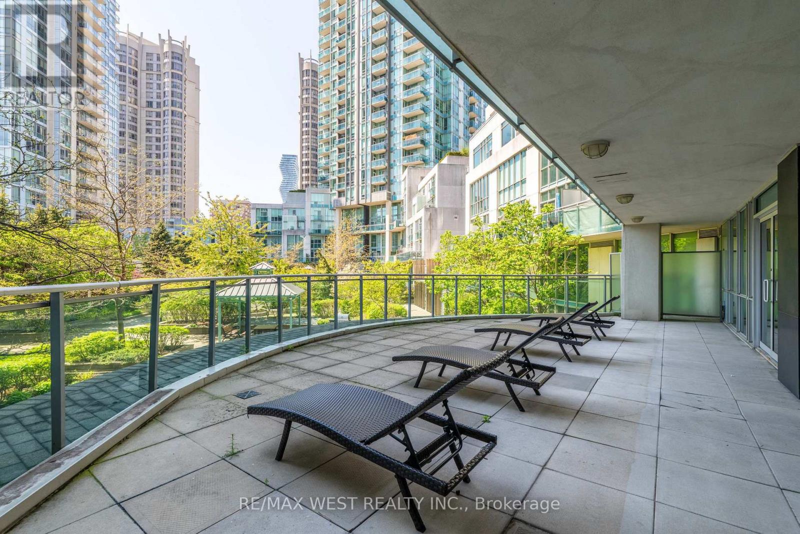 1710 - 220 Burnhamthorpe Road W Property Photo 28