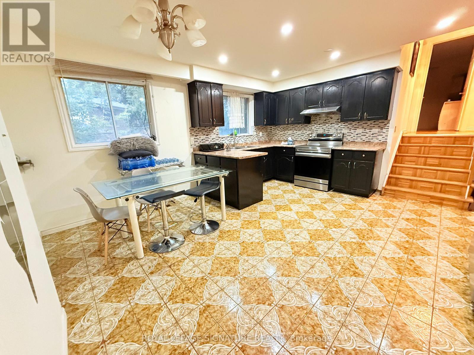 32 Madison Street Property Photo 4