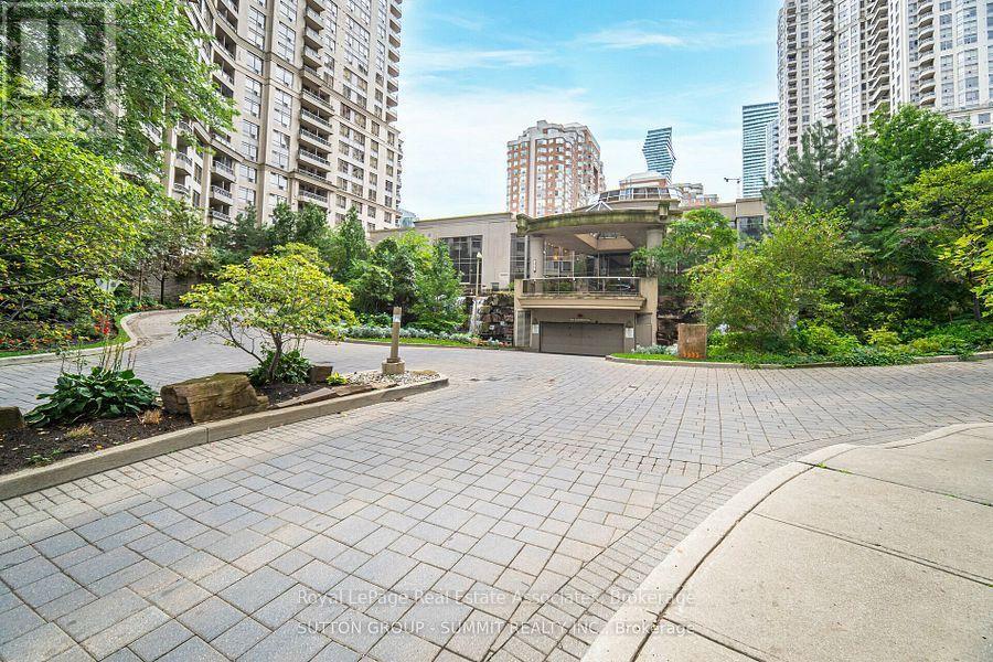 409 - 3880 Duke Of York Boulevard Photo de la propriété 1