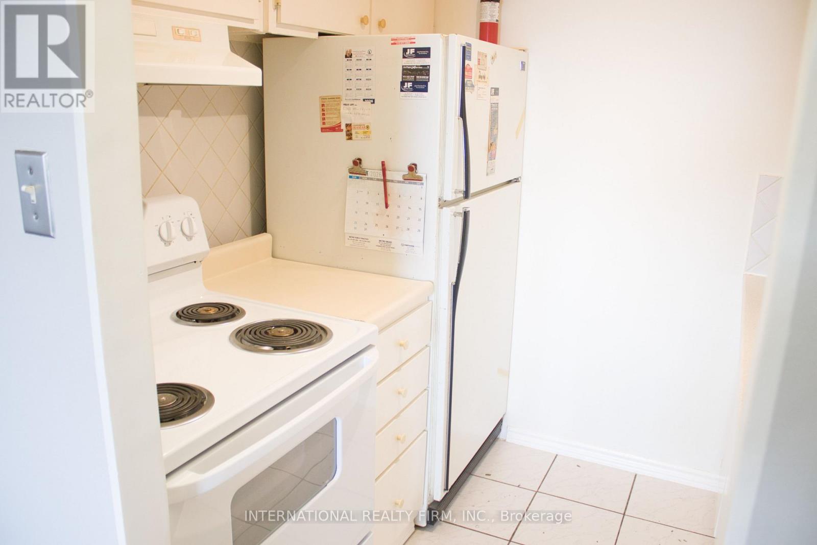 1111 - 50 Lotherton Pathway Property Photo 7
