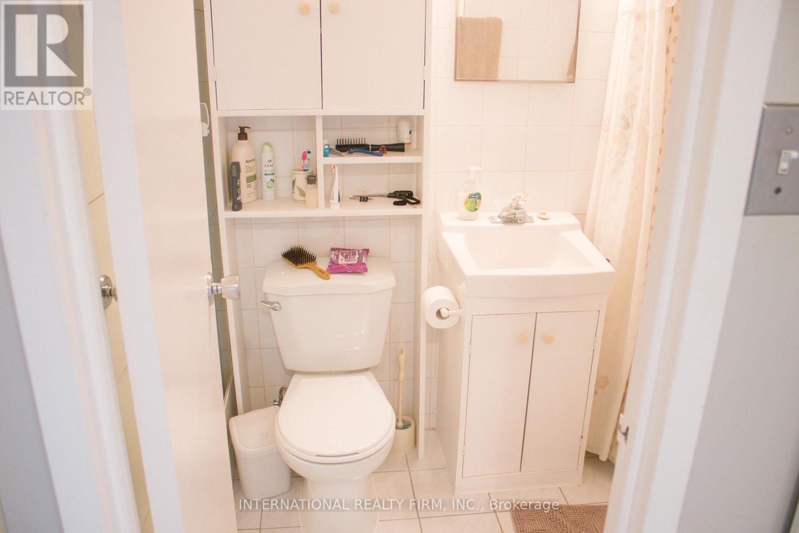 1111 - 50 Lotherton Pathway Property Photo 14