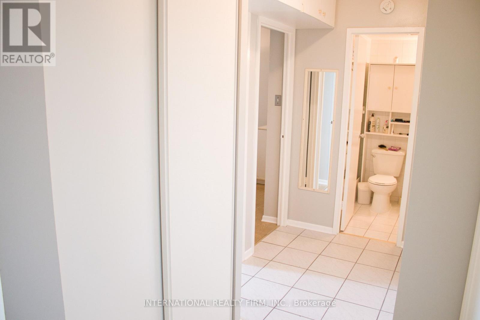 1111 - 50 Lotherton Pathway Property Photo 17