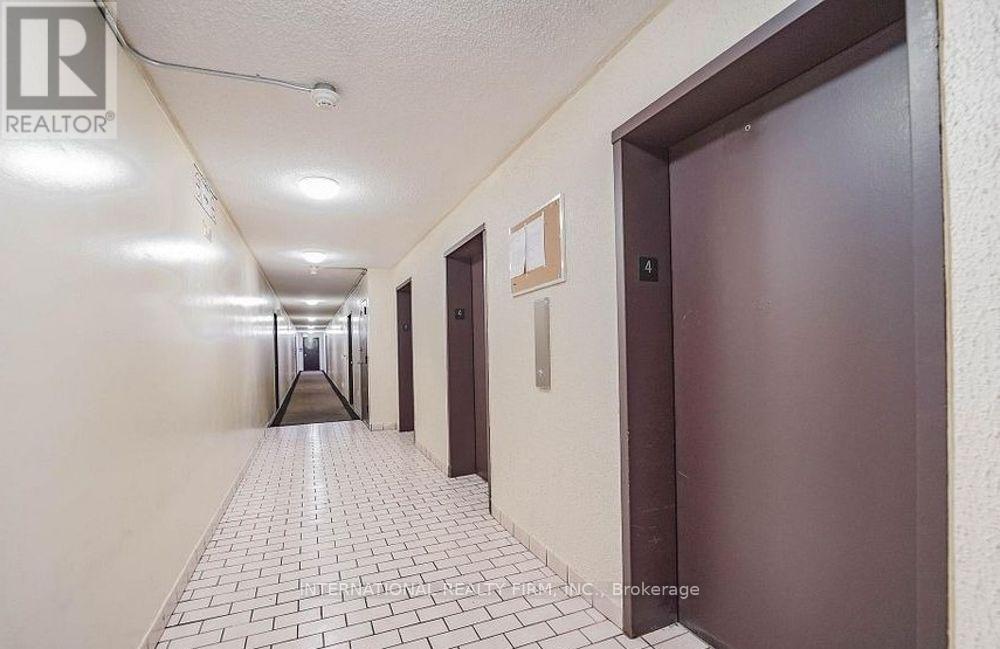 1111 - 50 Lotherton Pathway Property Photo 19